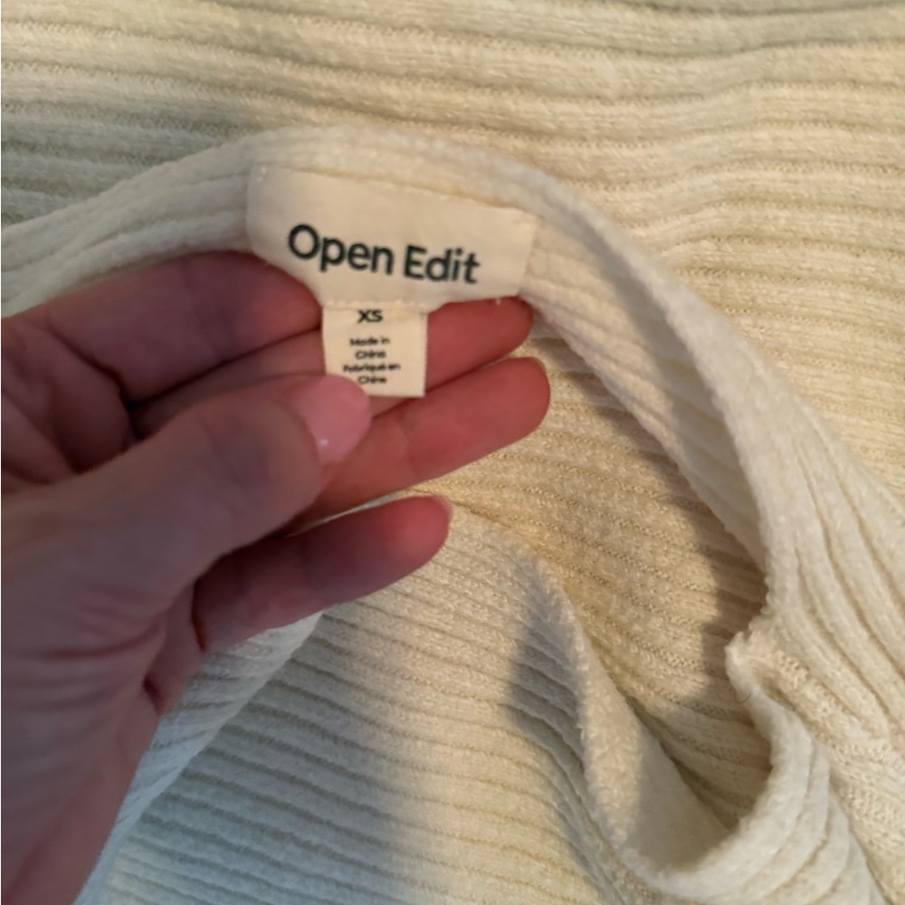 Classic Ecru Ribbed Crew Neck Sweater - Picture 4 of 4
